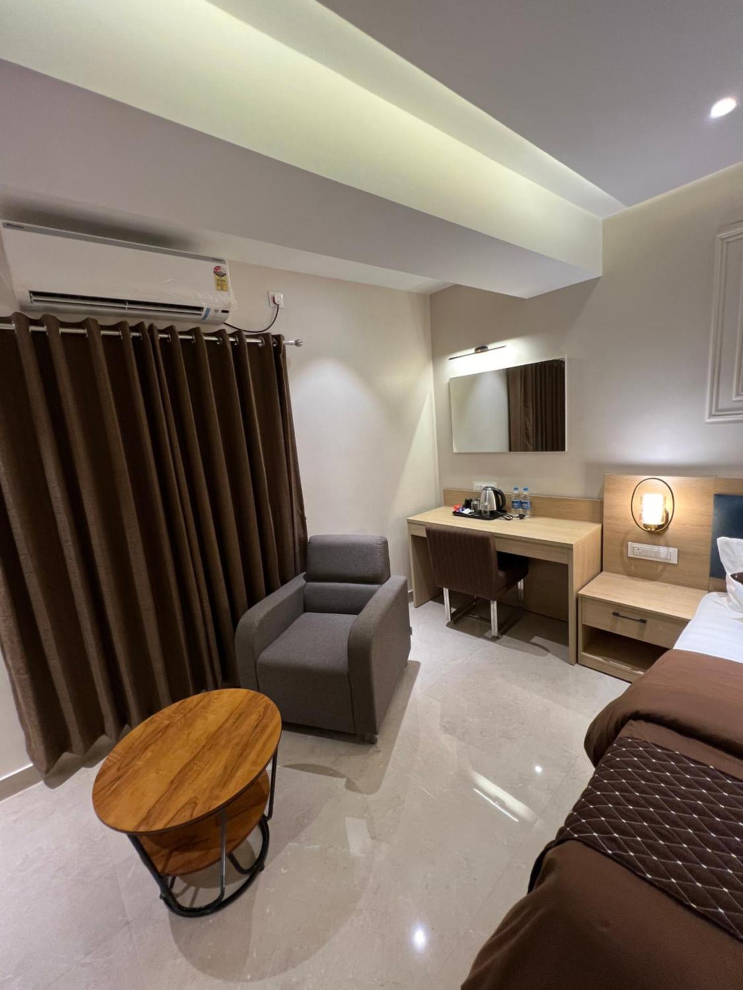 Hotel Sabera Siliguri Zewnętrze zdjęcie